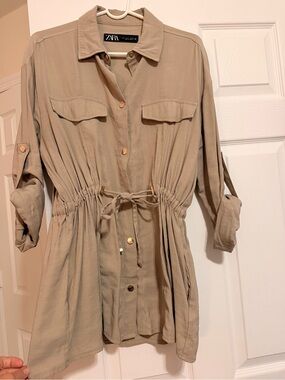 ZARA Taupe Button-Front Collared Shirt